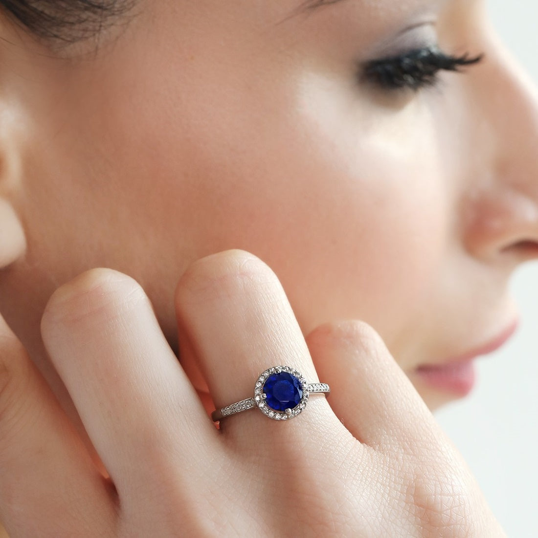 Azure Circle Rhodium-Plated 925 Sterling Silver Women's Ring (Adjustable)