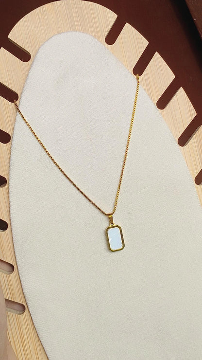 TN009 2-sided B & W Necklace